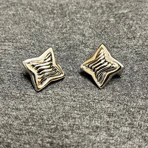 SILVERTONE Quatrefoil earrings/ear clips